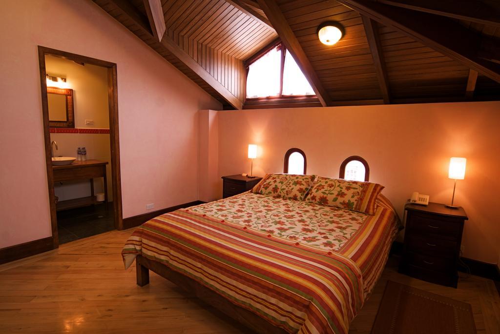 Boutique Hotel Casa Foch Quito Exterior photo