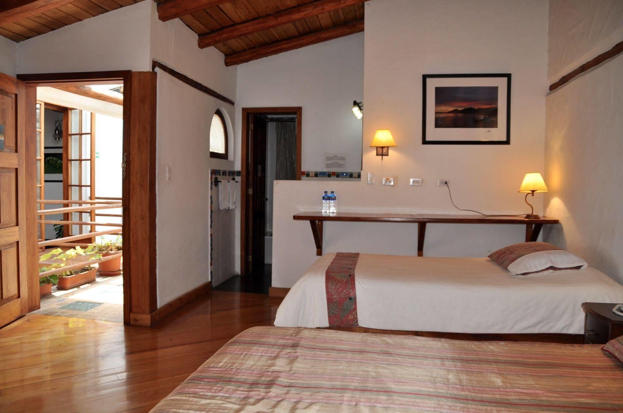 Boutique Hotel Casa Foch Quito Exterior photo