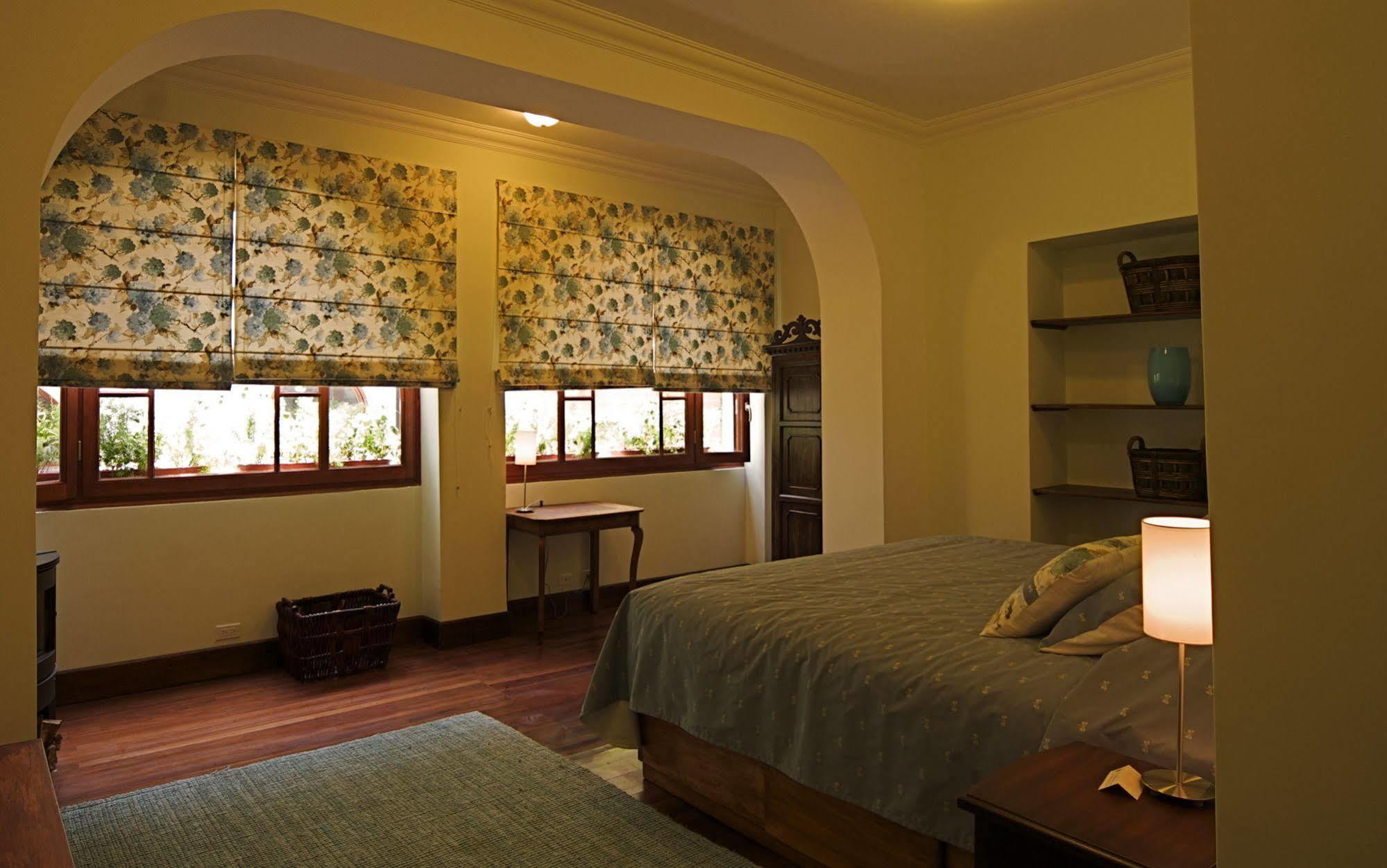 Boutique Hotel Casa Foch Quito Exterior photo